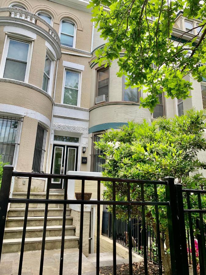 Lovely Remodeled 2Bdrm Basement Home ワシントン エクステリア 写真