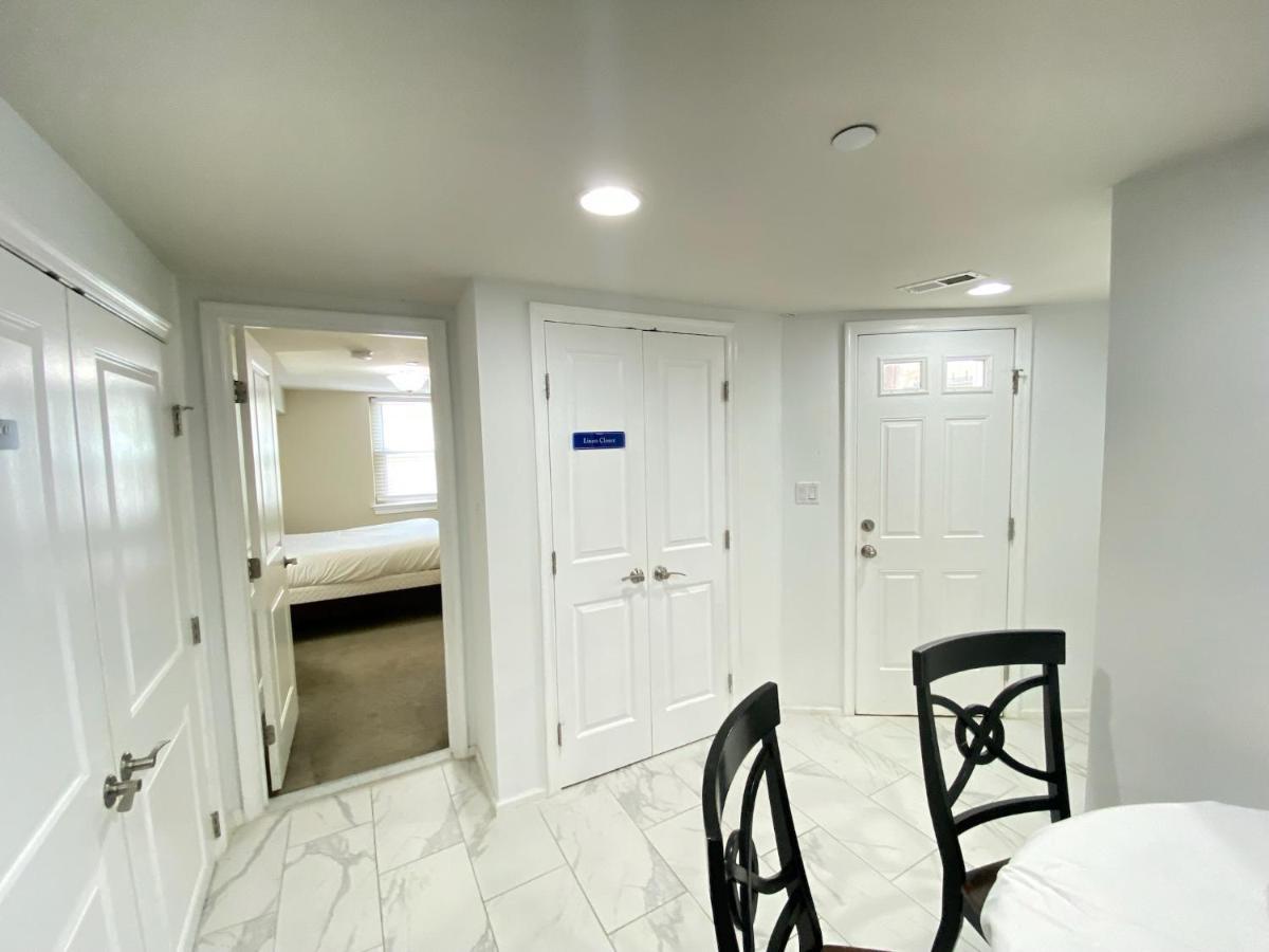 Lovely Remodeled 2Bdrm Basement Home ワシントン エクステリア 写真